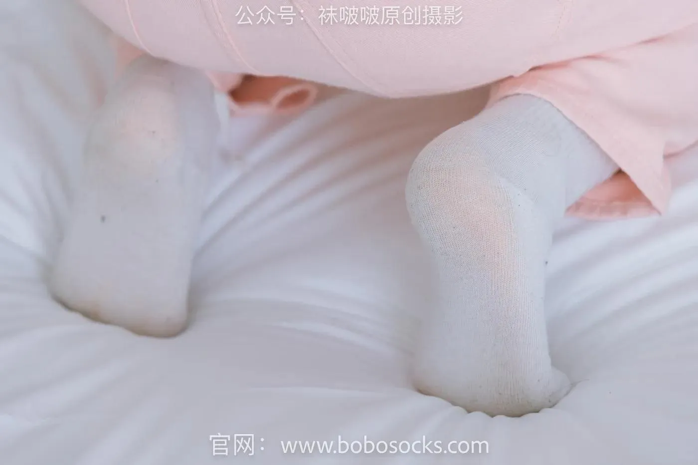 [BoBoSocks袜啵啵]NO.141 周周-运动鞋、白棉袜、裸足 [140P]插图6